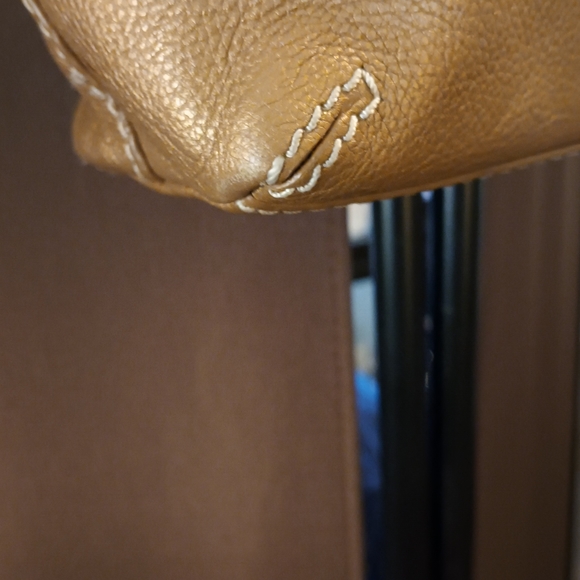 The SAK Pink Label Gold Pebble Leather Fringe Shoulder Bag. - Picture 14 of 16